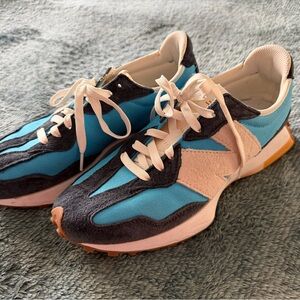 New Balance 327 blue sneakers